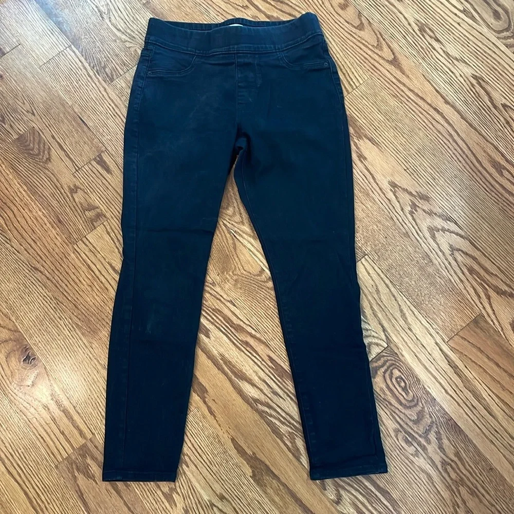 Women’s Super Skinny Old Navy Brand Mid Rise Jeans. Size 6S. Excellent Condition